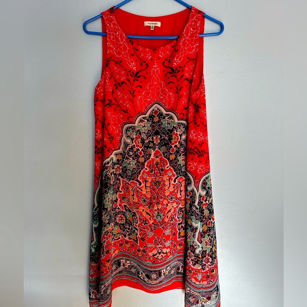 MAX Studio Asymmetrical Handkerchief Hanky Hem Red Graphic Print. Size Small